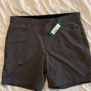 01. Algo tech commuter 7’’ short dark grey